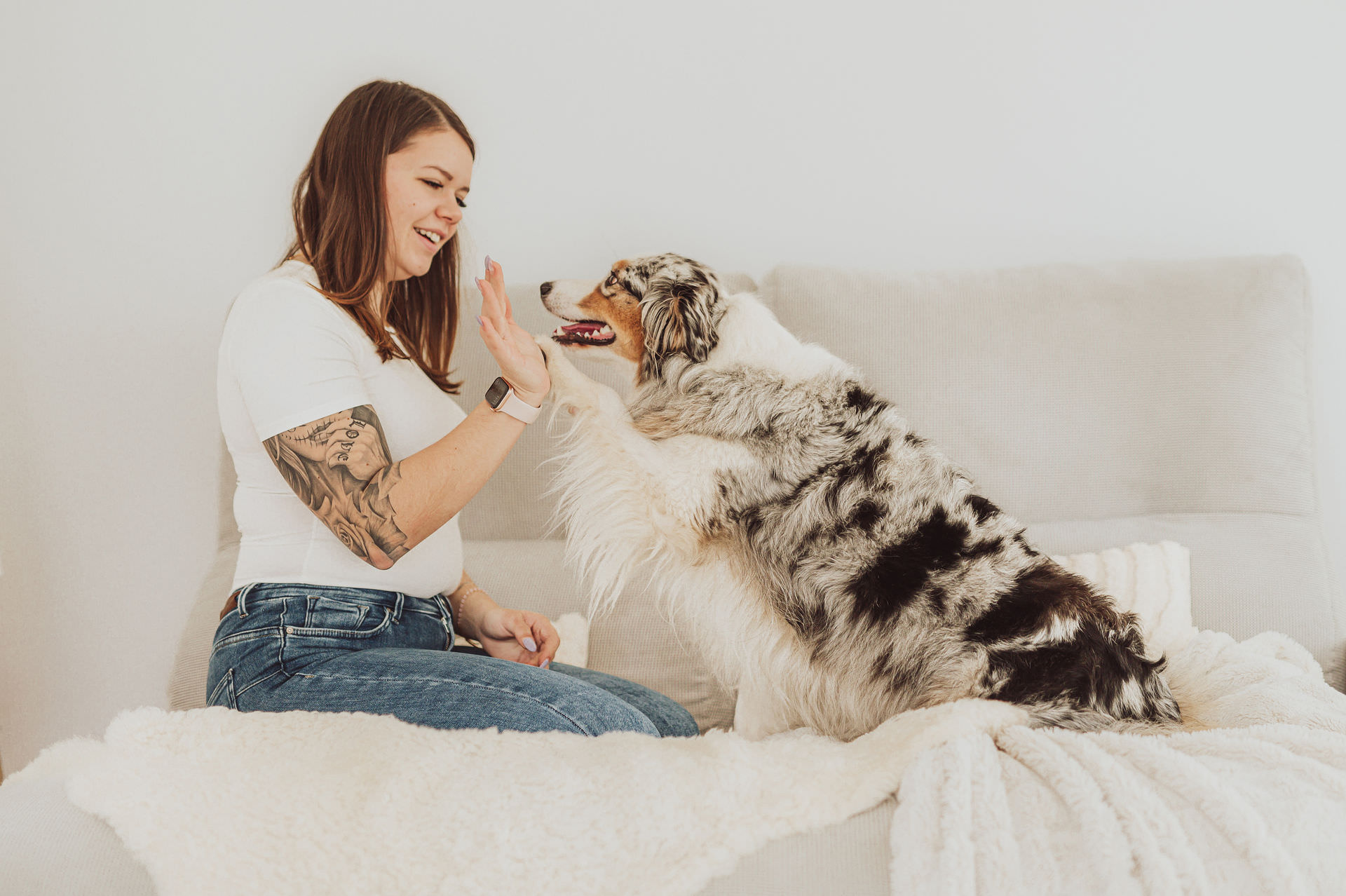 Personal Branding mit Hund: Hundeernährungsberaterin Lisa von Ostseenapf bei einem Business-Shooting