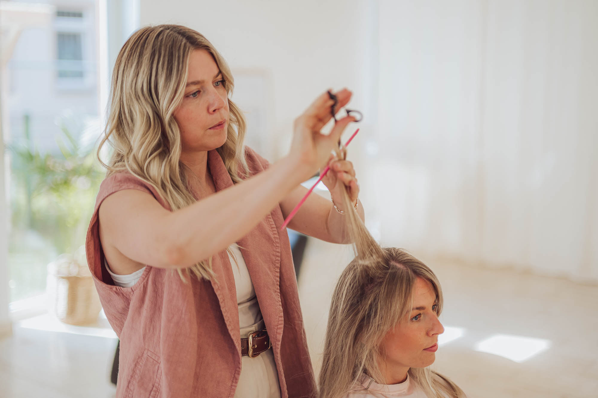 Businessbilder-Rostock-Businessfotograf-Fotoshooting-Unternehmein-Elisa-Knorr-Frisoerin-Salty-Blond Businessbilder-Rostock-Businessfotograf-Fotoshooting-Unternehmein-Elisa-Knorr-Frisoerin-Salty-Blond